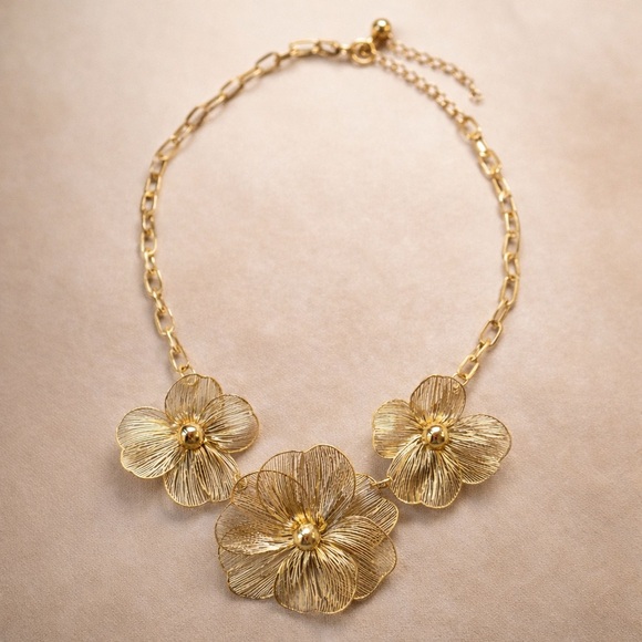 Anthropologie Jewelry - Gold Floral Statement Necklace – 3D Flower Necklace,